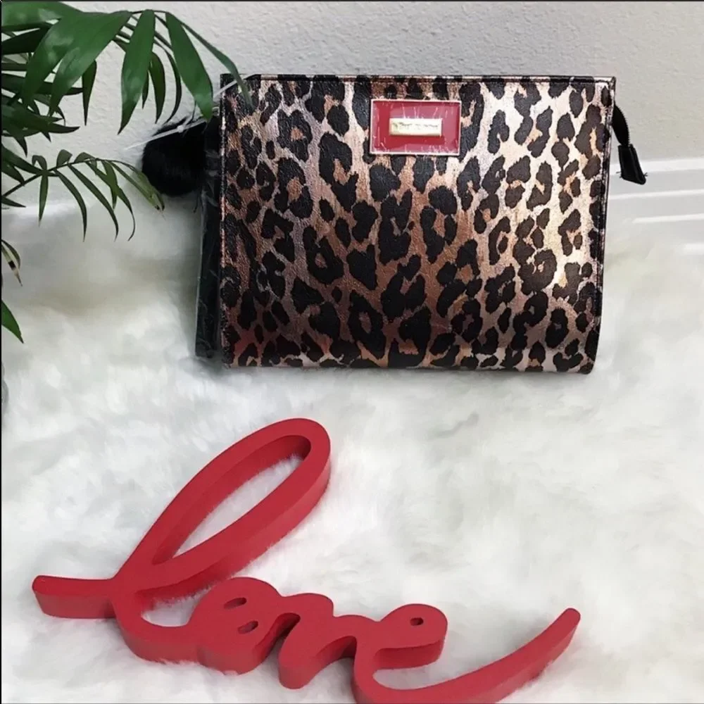 Betsey Johnson Cheetah Print Cosmetic Case Makeup Bag Leopard